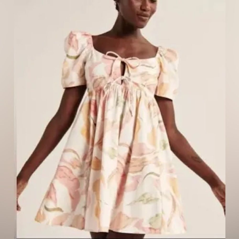 Abercrombie and Fitch Keyhole Babydoll Mini Dress